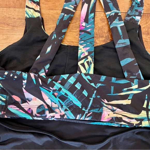 GAPFIT Black Tank with Vibrant Straps - Picture 5 of 6